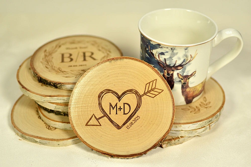 różne wzory na różne okazje podkładek pod kubek z Twoim tekstem, wykonane w plastrów brzozy