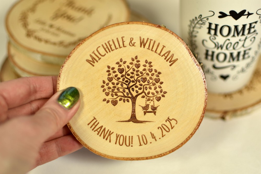 różne wzory na różne okazje podkładek pod kubek z Twoim tekstem, wykonane w plastrów brzozy