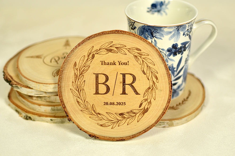 różne wzory na różne okazje podkładek pod kubek z Twoim tekstem, wykonane w plastrów brzozy