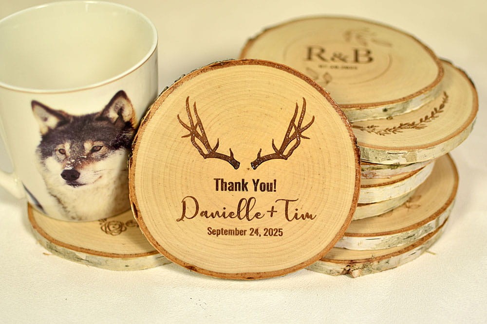 różne wzory na różne okazje podkładek pod kubek z Twoim tekstem, wykonane w plastrów brzozy