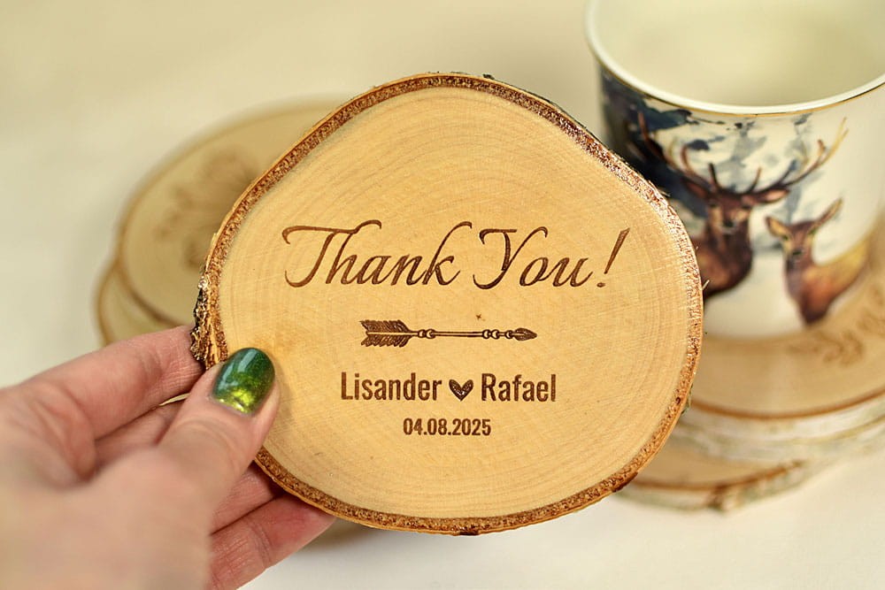 różne wzory na różne okazje podkładek pod kubek z Twoim tekstem, wykonane w plastrów brzozy