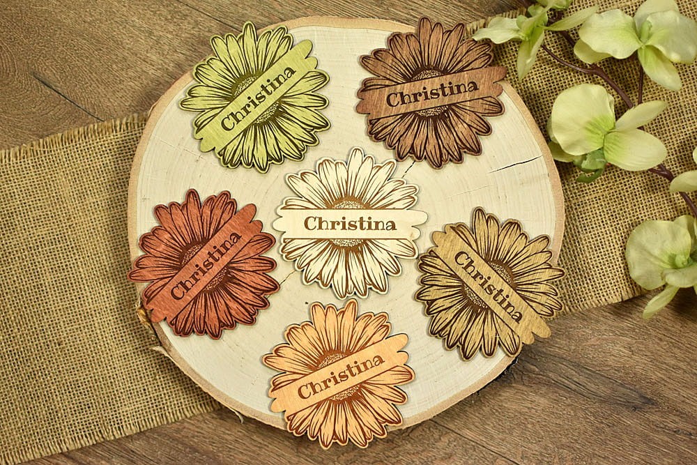 stokrotka - drewniana podstawka pod kubek z imieniem i winietka na stół