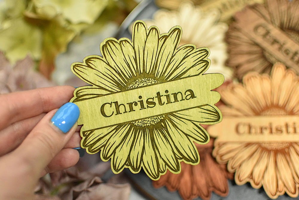 stokrotka - drewniana podstawka pod kubek z imieniem i winietka na stół