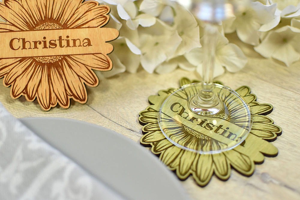 stokrotka - drewniana podstawka pod kubek z imieniem i winietka na stół