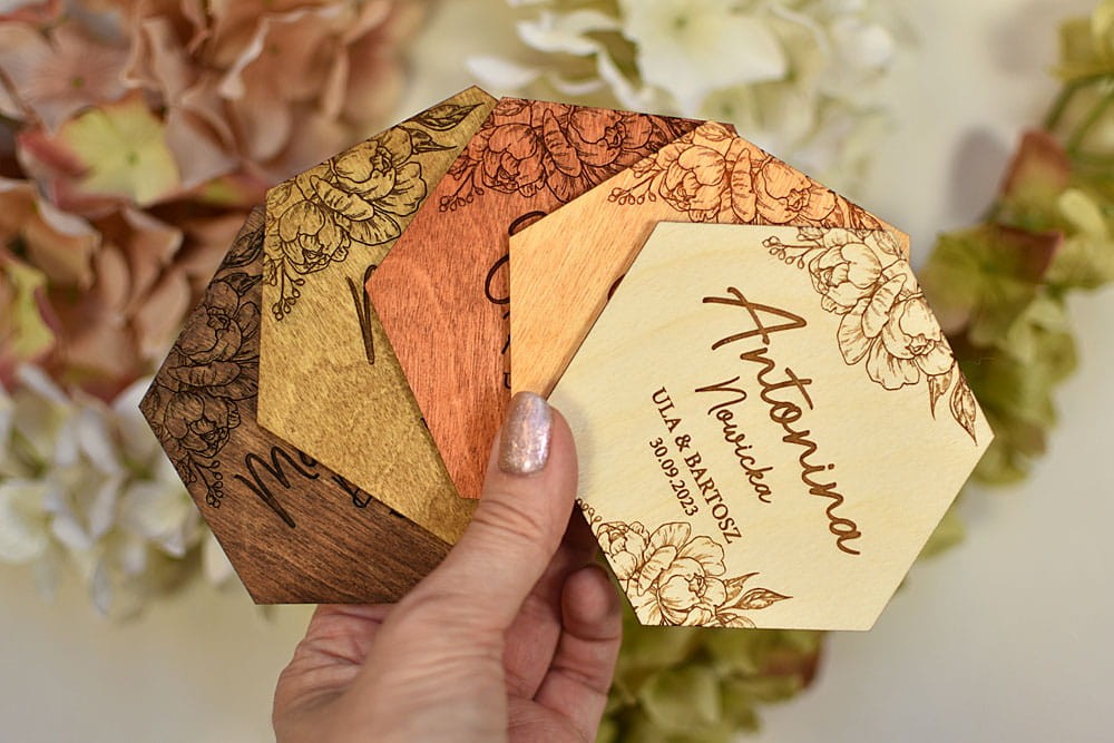 elegancka podkładka pod kubek z imionami, heksagon, różne kolory