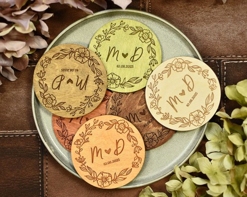 upominki dla gości, podkładki pod kubek z drewna z personalizacją, różne kolory