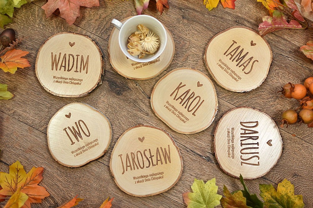 podkładka pod kubek z imieniem, prezent na Dzień Chłopaka w firmie