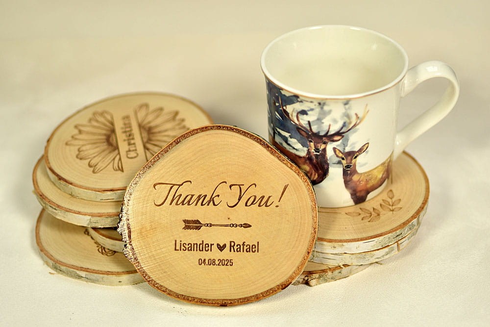 upominek dla gości, podkładka pod kubek z plasterka drewna w stylu boho