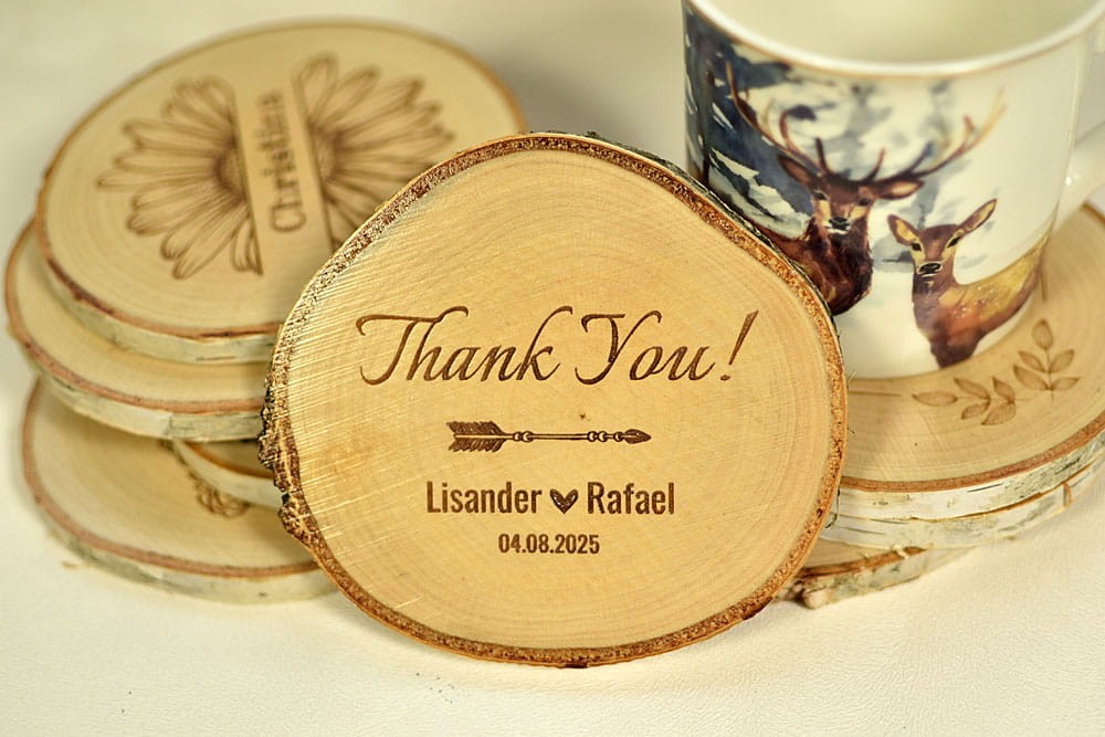 upominek dla gości, podkładka pod kubek z plasterka drewna w stylu boho