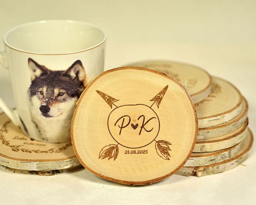 podkładka pod kubek z grawerem w stylu boho ze strzałami, upominek dla gości na ślubie