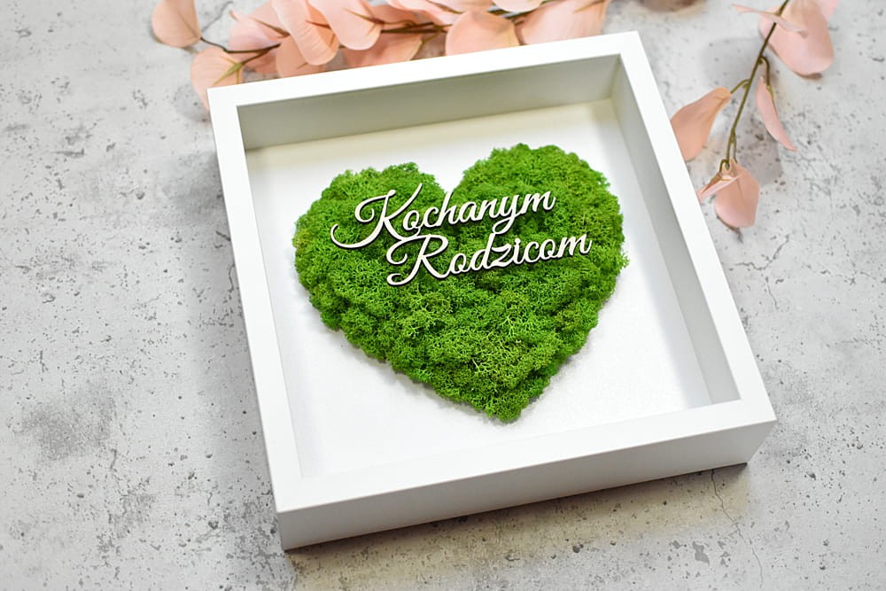 obraz  z napisem Kochanym Rodzicom weselny upominek dla Rodziców, serce z zielonego mchu
