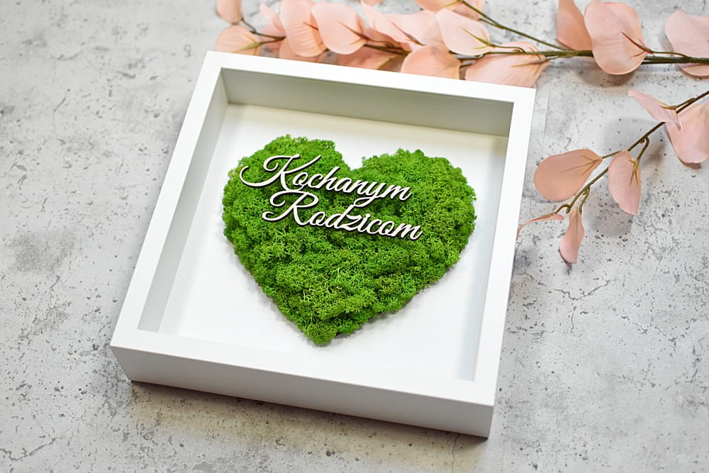 obraz  z napisem Kochanym Rodzicom weselny upominek dla Rodziców, serce z zielonego mchu