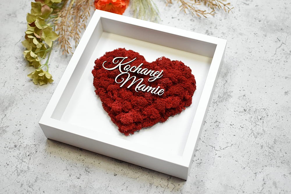 oryginalny prezent dla Mamy Taty na weselu, obraz czerwone serce mech, napis Kochanej Mamie