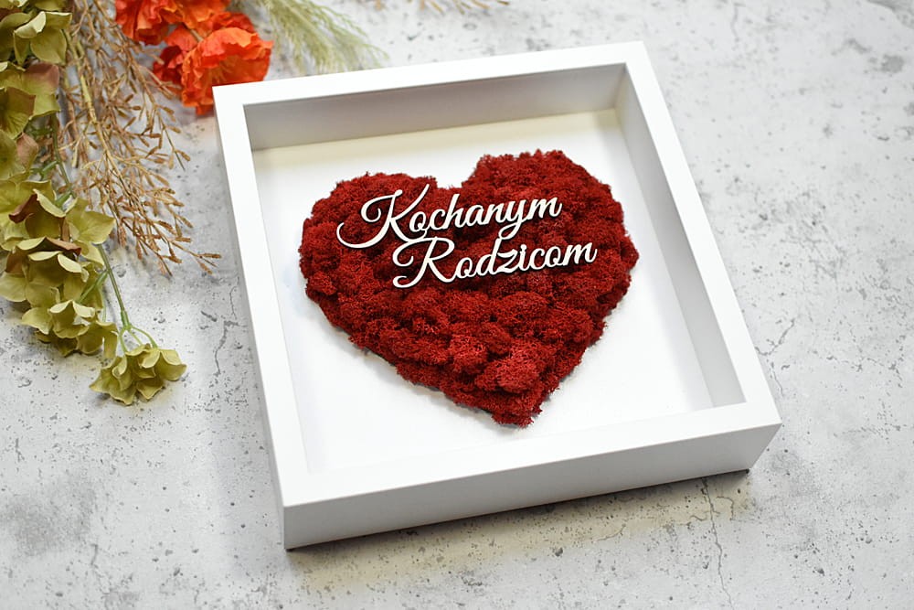 napis Kochanym Rodzicom, pamiątka ślubna, obraz czerwone serce z mchu, biała ramka