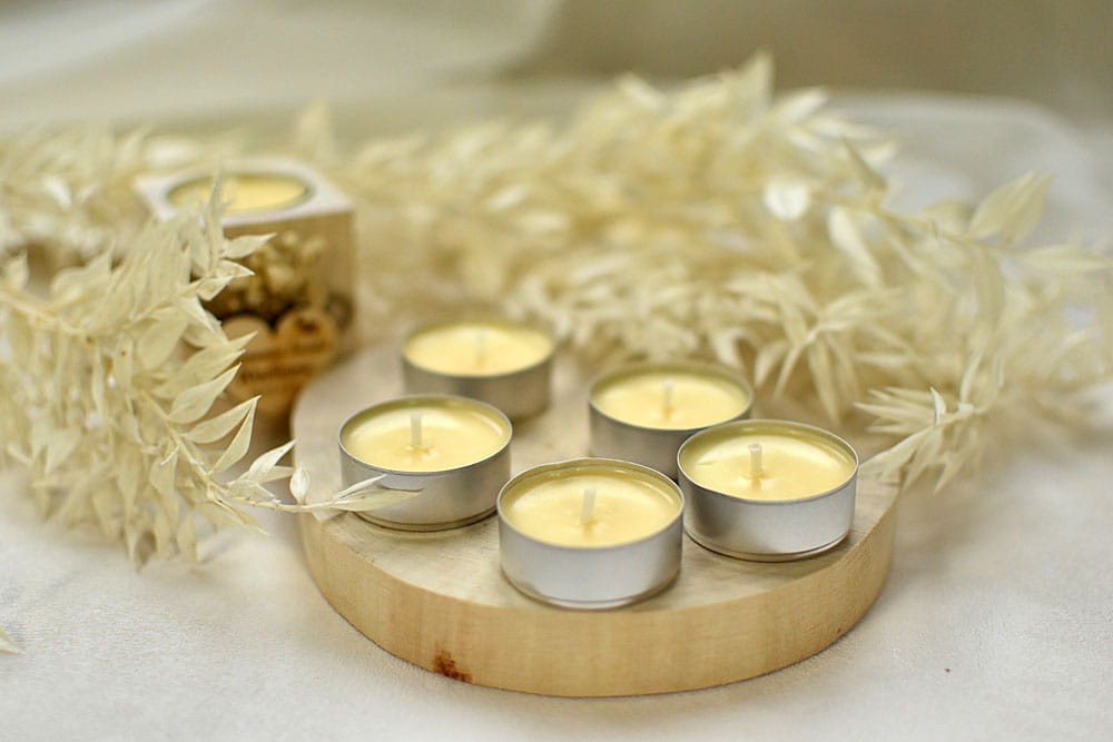 Świeczki tealight zapachowe do świeczników.