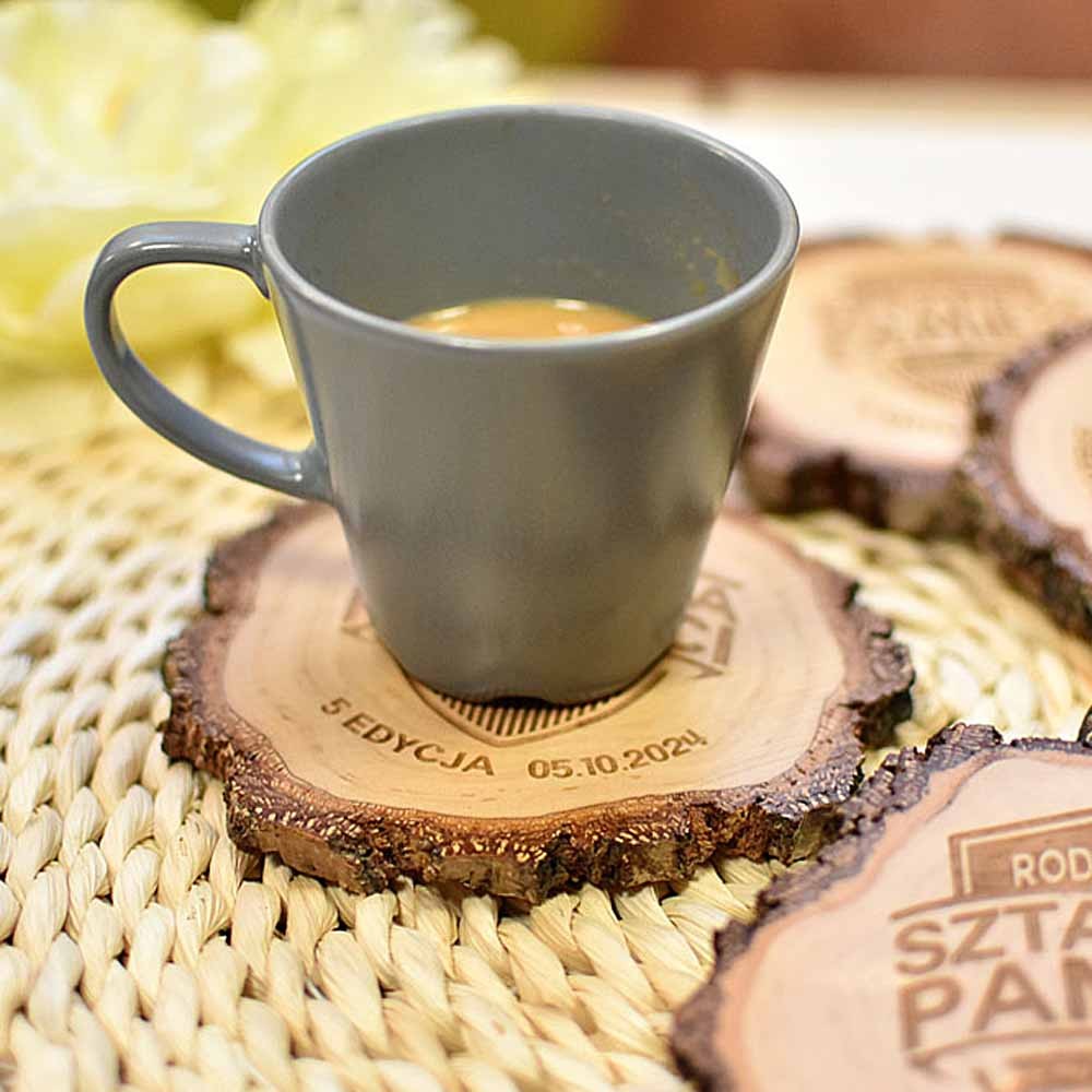 podkładka pod kubek z plastra drewna brzozy z grawerem