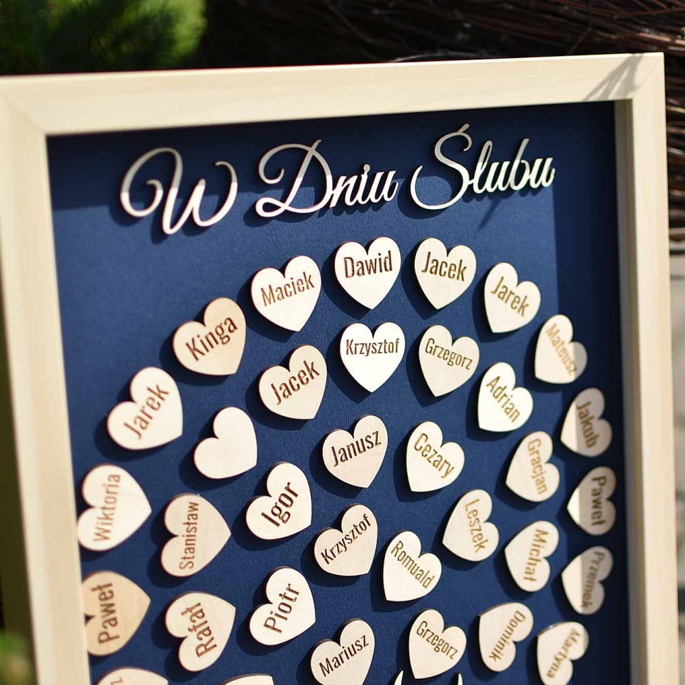 prezent ślubny dla pracownika drzewko w ramce serca z imionami kolegów koleżanek z pracy