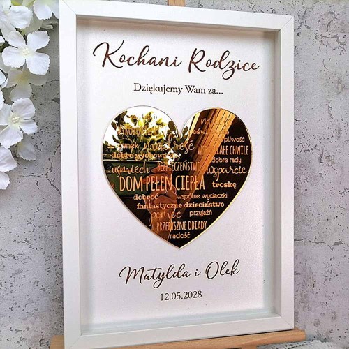 pamiątki weselne dla rodziców obraz ze złotym sercem w białej ramce.jpg