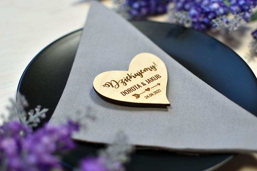 upominki dla gości weselnych, urodzinowych, magnes w kształcie serca z napisem Dziękujemy