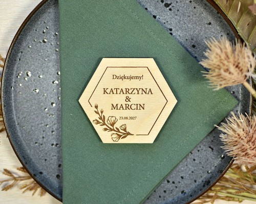 eleganckie upominki ślubne, magnesy z podziękowaniem w kształcie heksagonu