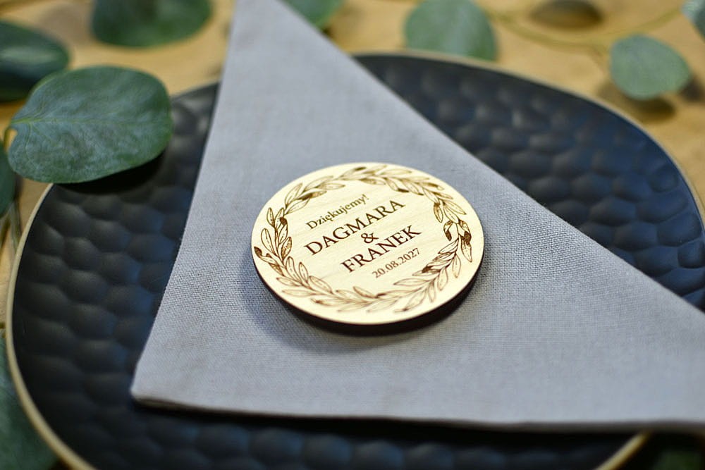 magnesy weselne na lodówkę, wzór wieniec laurowy, upominek dla gości