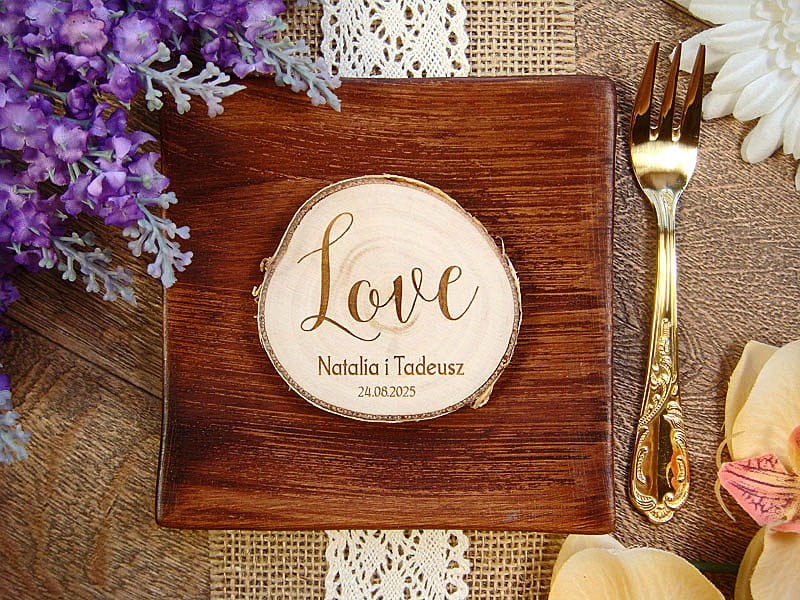 magnesy na lodówkę z plastrów drewna, prezent dla gości na weselu, napis Love